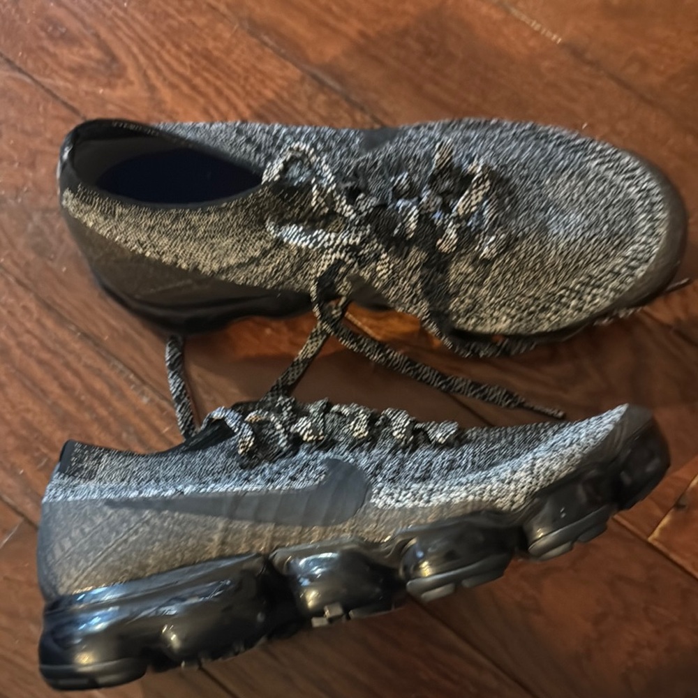 Nike Charcoal and Black Running Shoes